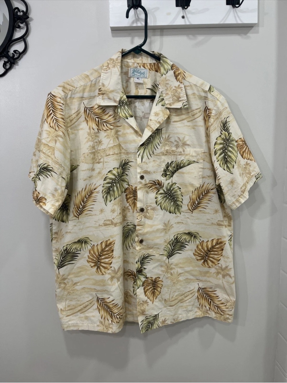 Kole Kole Hawaiian Men's Beige Tropical Leaf Short-Sleeve Button-Down Shirt